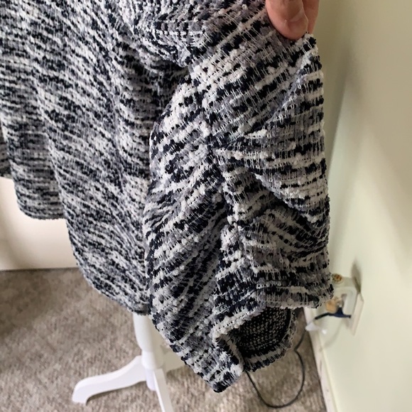 Westbound Woman Cowl Sweater - Picture 6 of 10